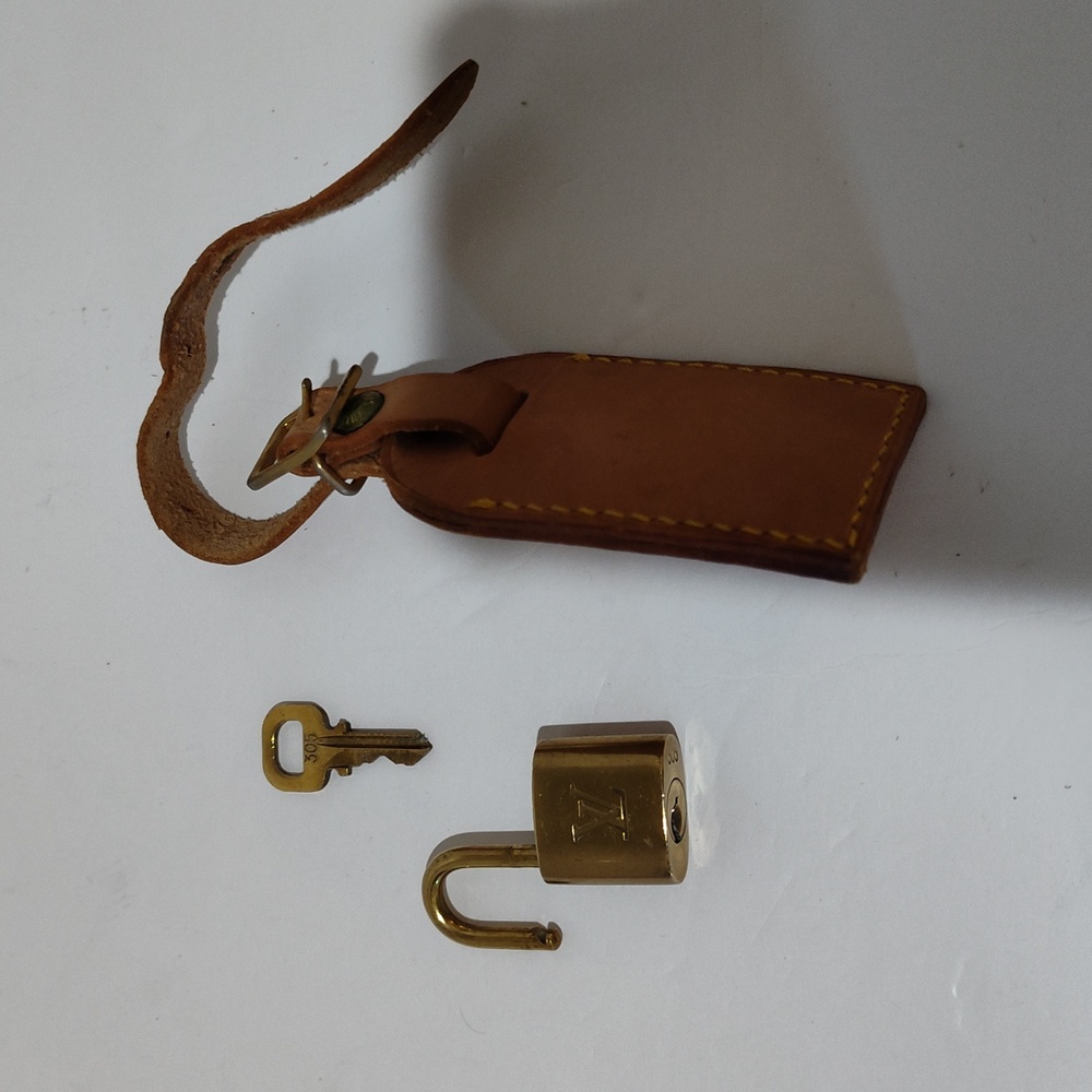 Louis Vuitton Tan Leather Luggage Tag with Gold Lock #305 - Picture 3 of 7